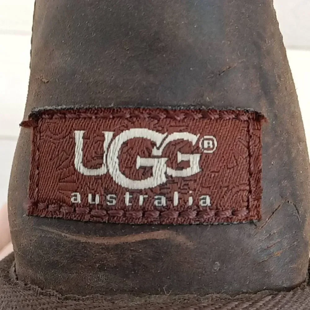 UGG Australia Women's Brown Suede Round Toe Pull-On Classic Short Boot Size 6